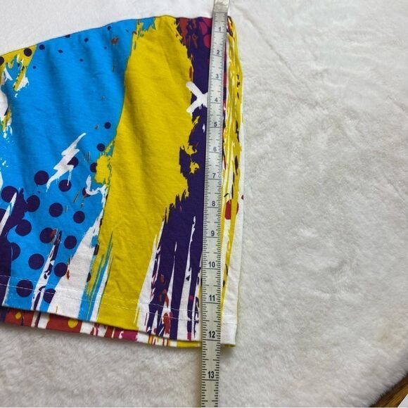 Akademiks White and Red Short Sleeve Tee with Artistic Design - Picture 11 of 11